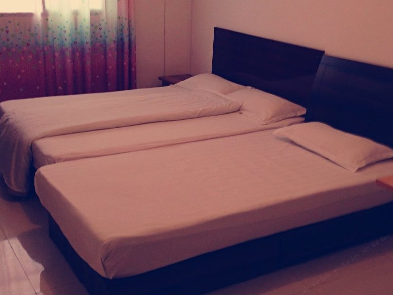 hotelPic