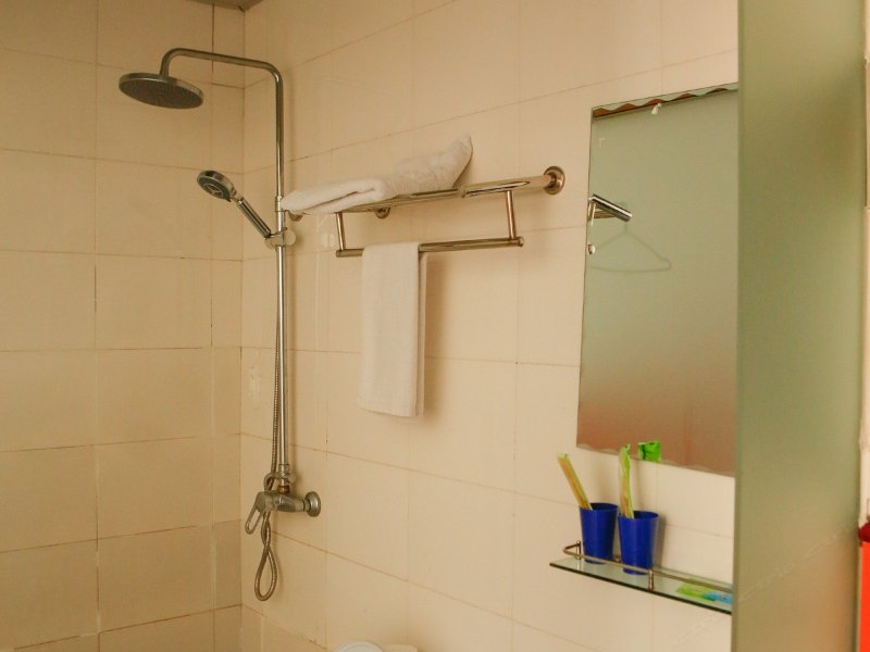 hotelPic