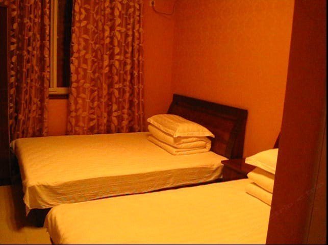 hotelPic