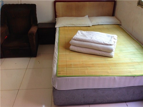 hotelPic