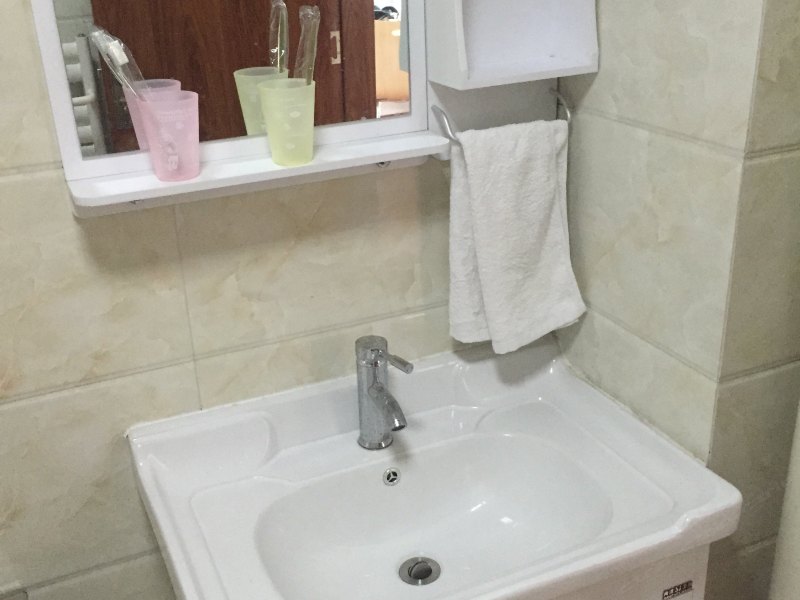 hotelPic