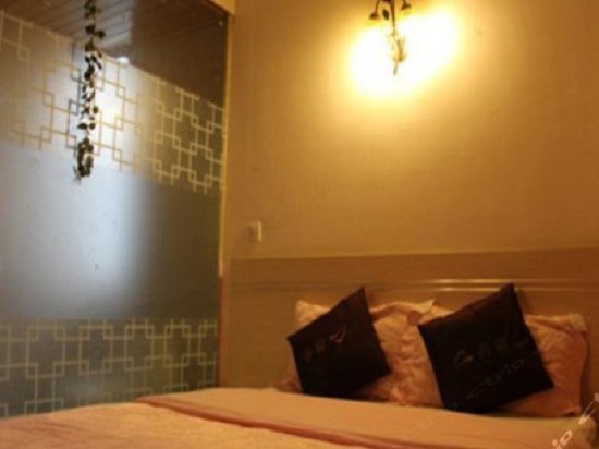 hotelPic