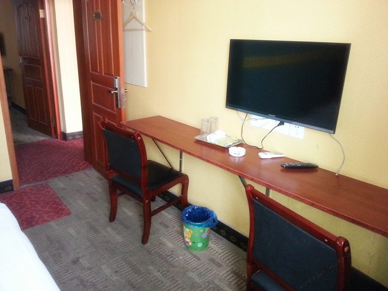hotelPic
