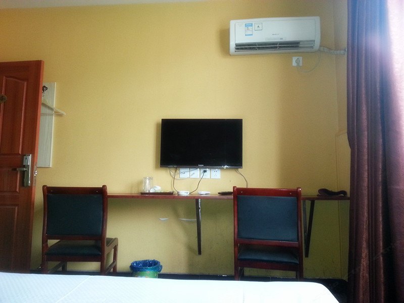hotelPic