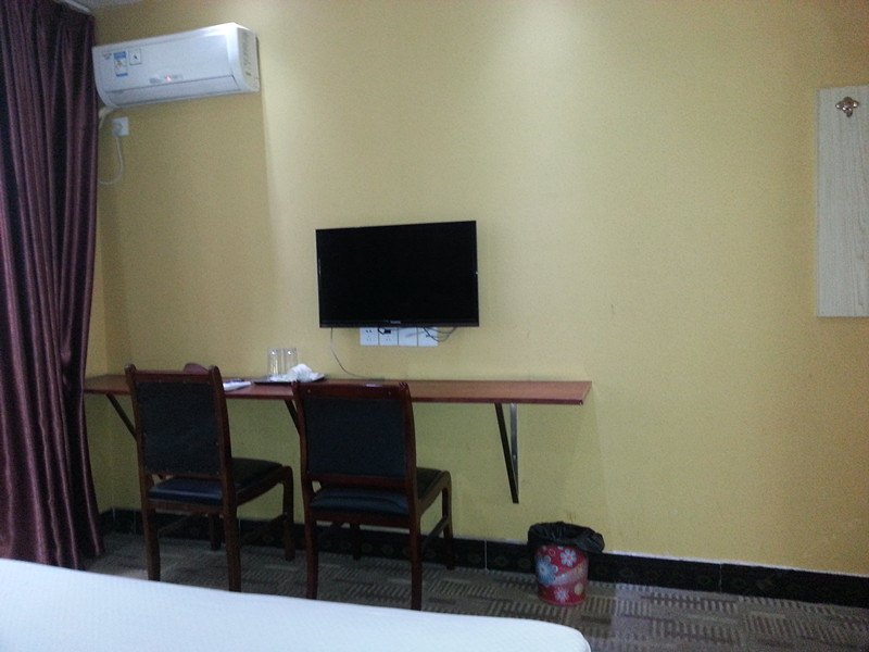 hotelPic