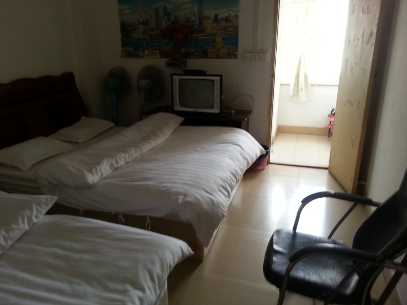 hotelPic
