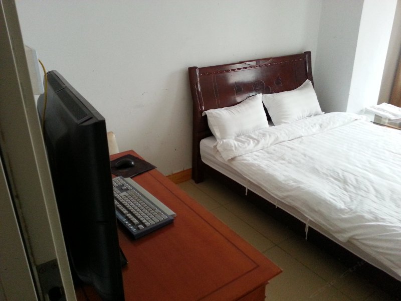 hotelPic