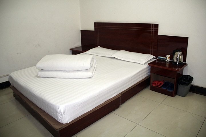 hotelPic