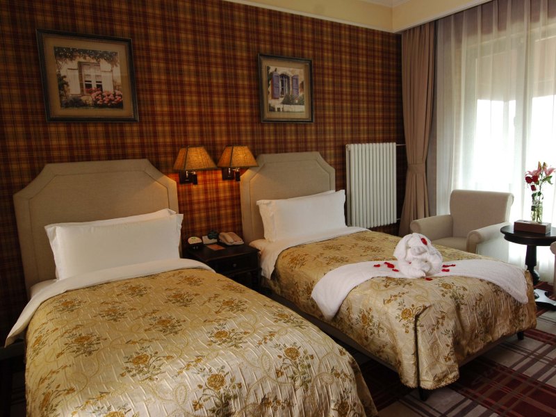 hotelPic