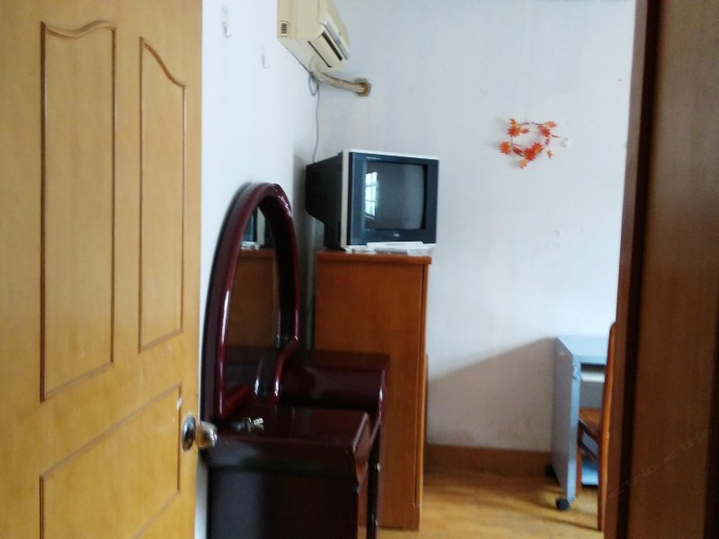 hotelPic