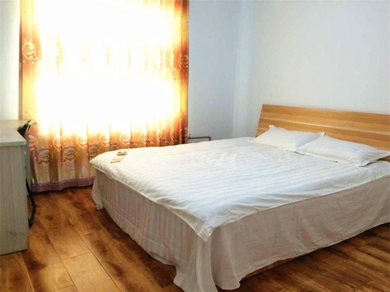 hotelPic