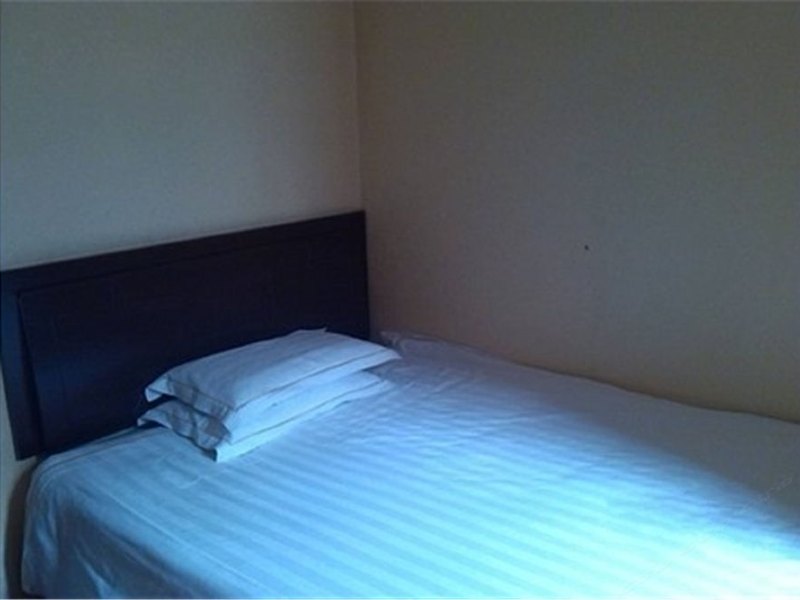 hotelPic