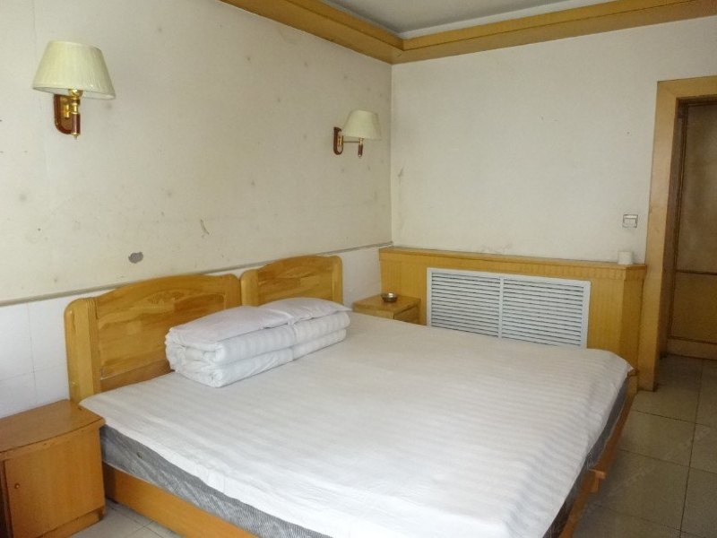 hotelPic