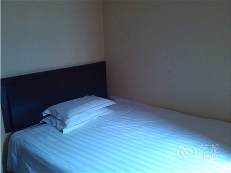 hotelPic