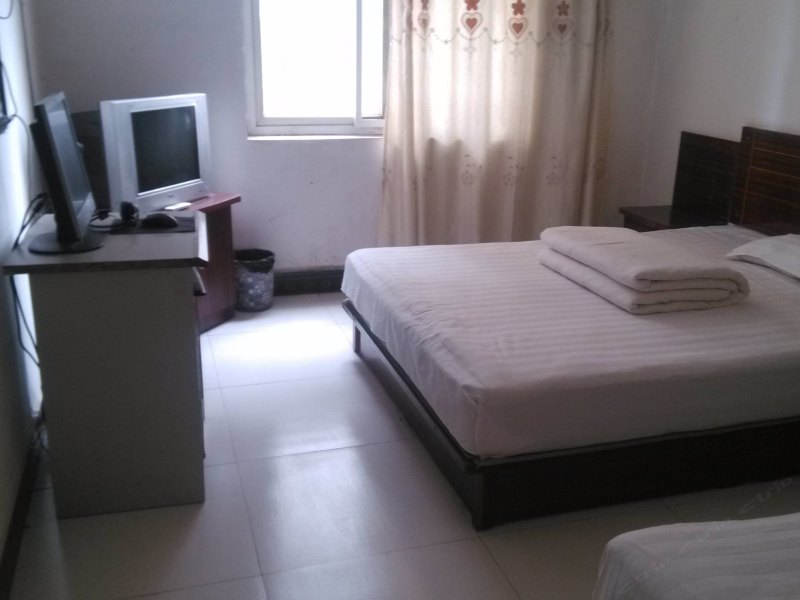 hotelPic