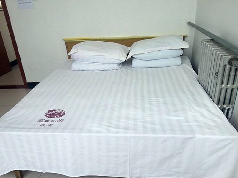 hotelPic