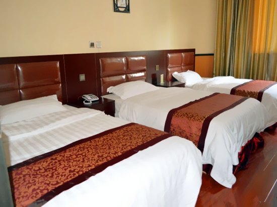hotelPic