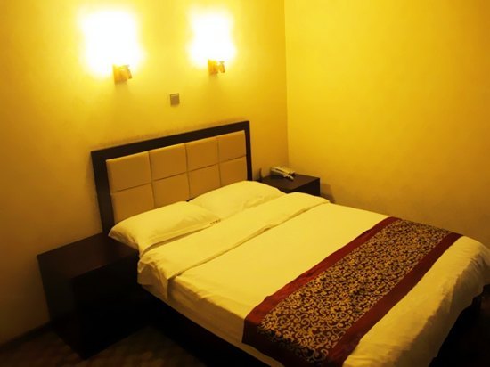 hotelPic