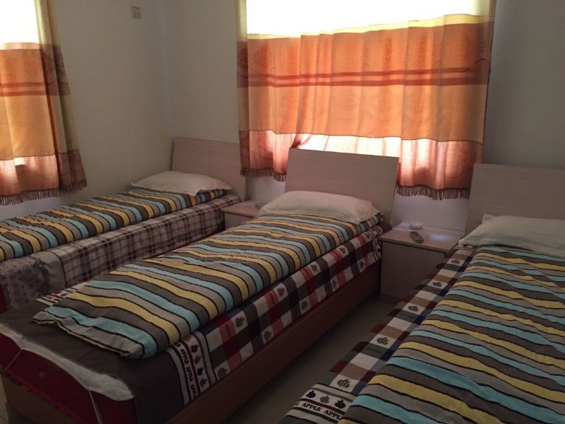hotelPic