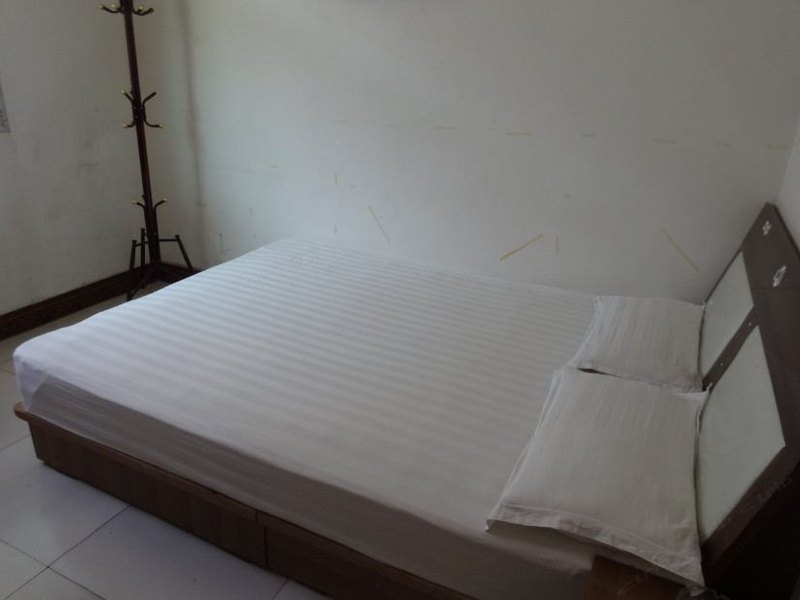 hotelPic