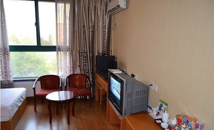 hotelPic