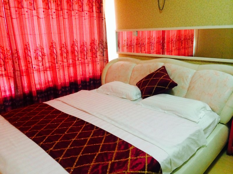 hotelPic