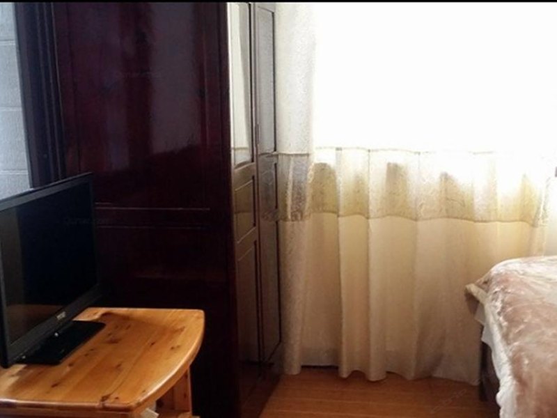 hotelPic