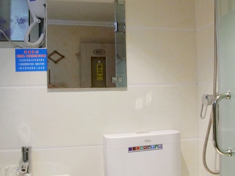 hotelPic