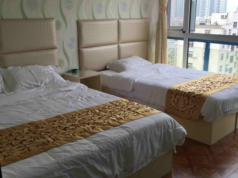 hotelPic