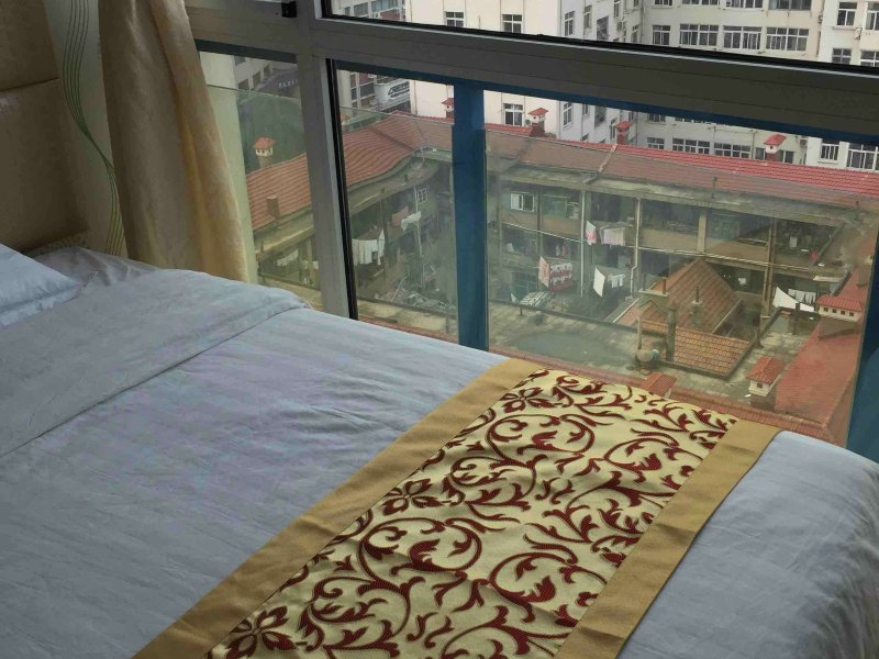 hotelPic