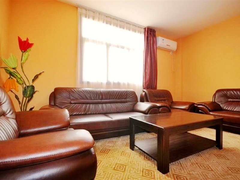 hotelPic