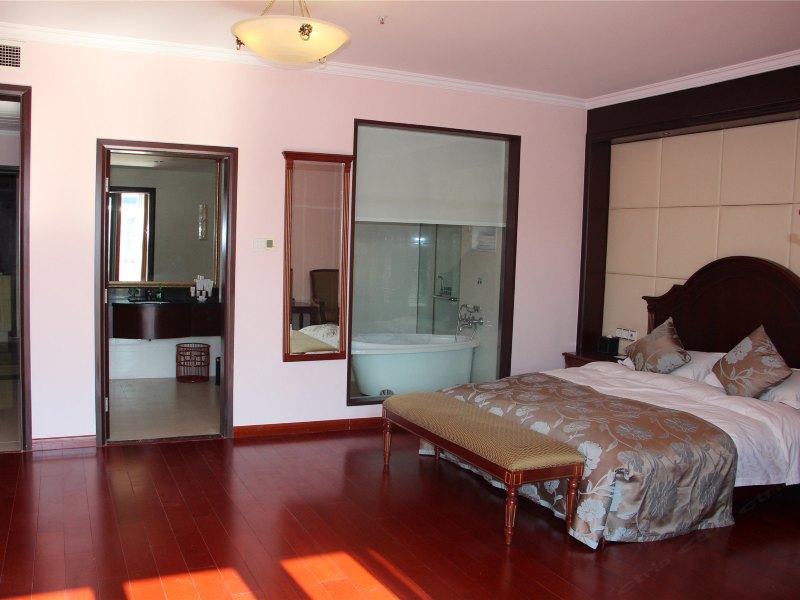 hotelPic