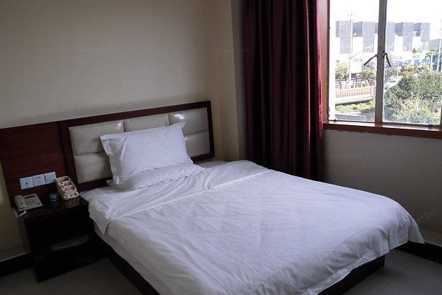 hotelPic