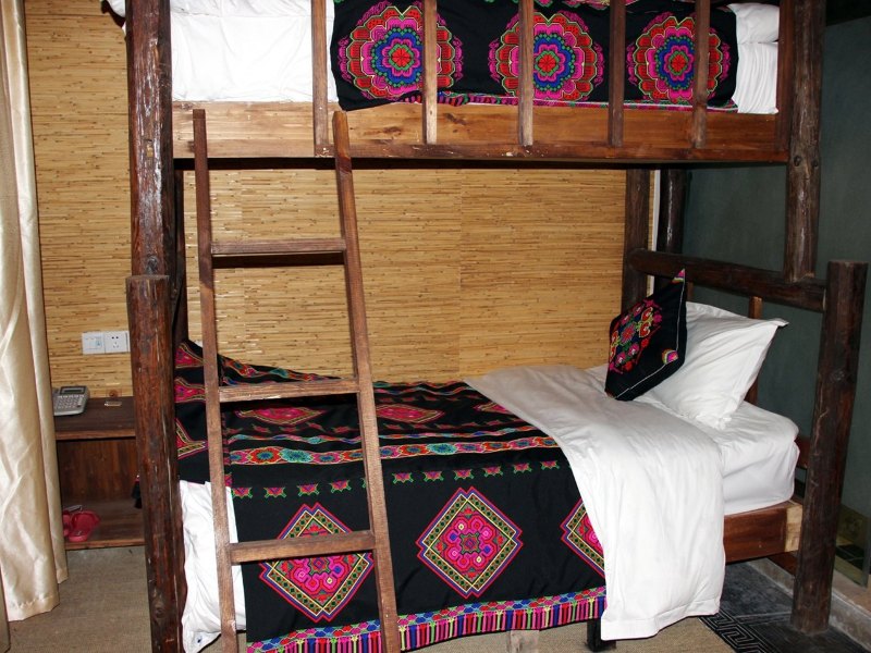 hotelPic