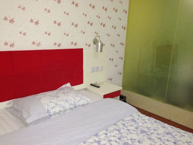 hotelPic
