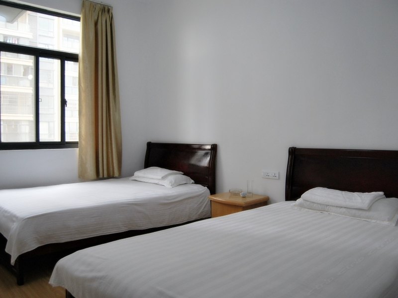hotelPic