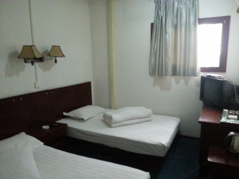 hotelPic
