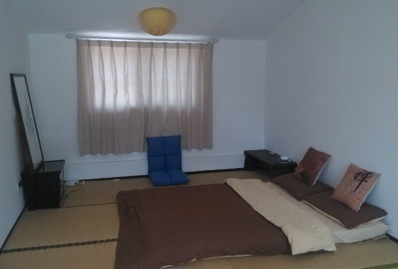 hotelPic