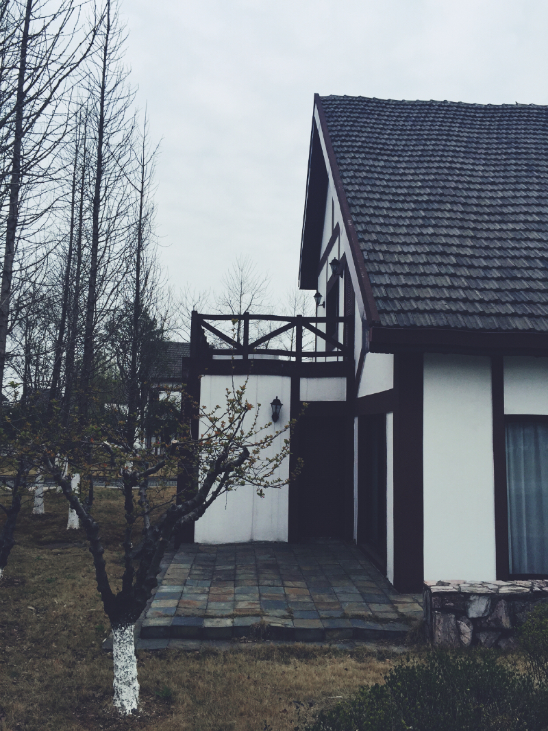 房子小人口多住的压抑_小房子压抑图片(2)