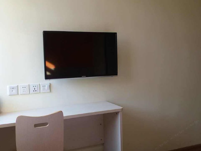 hotelPic