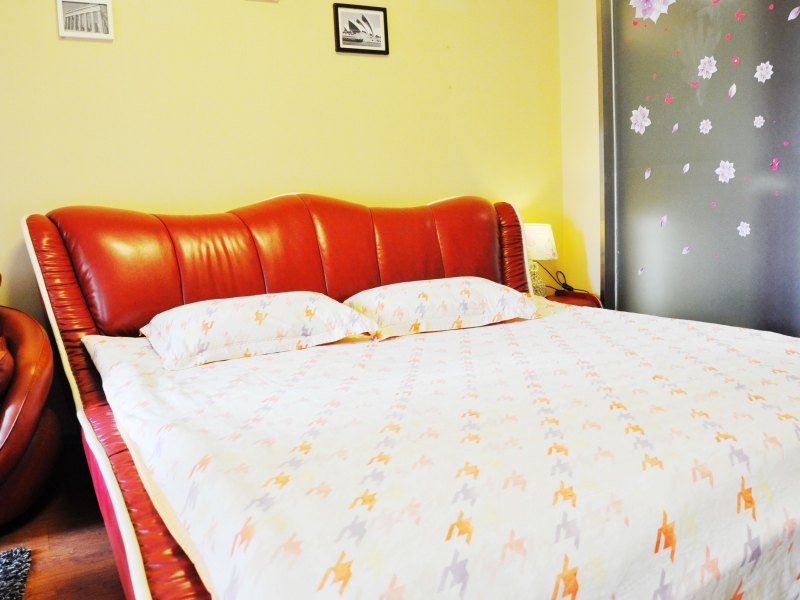 hotelPic