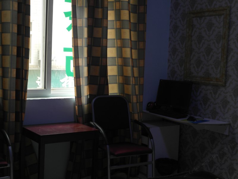 hotelPic