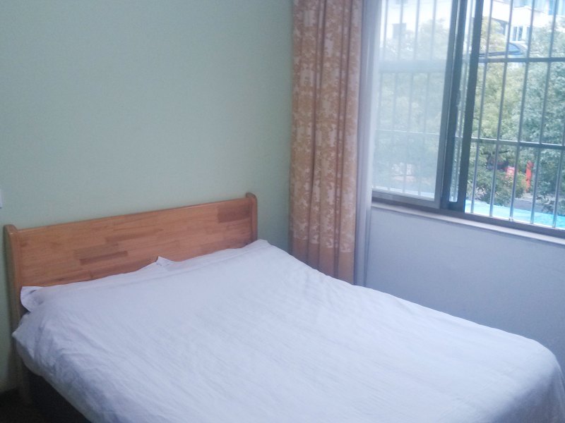 hotelPic