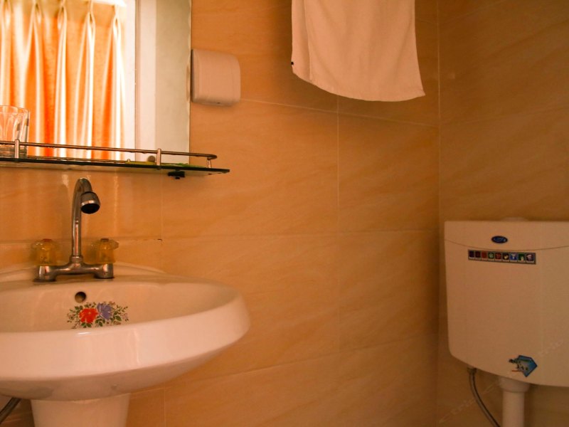 hotelPic