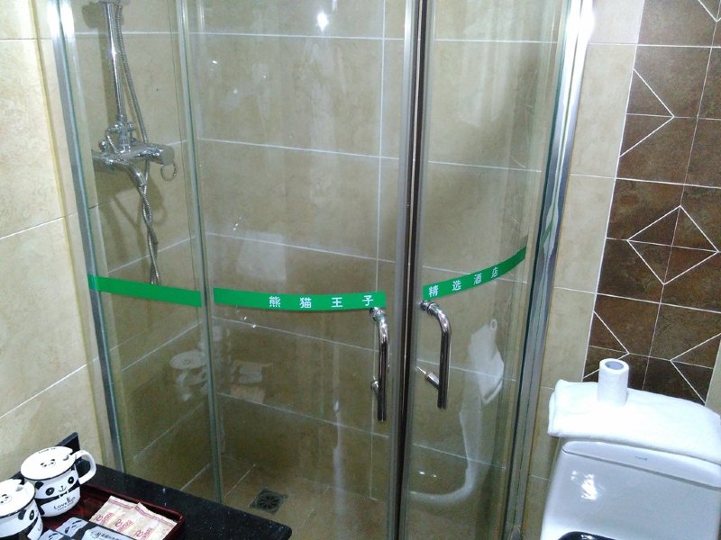 hotelPic