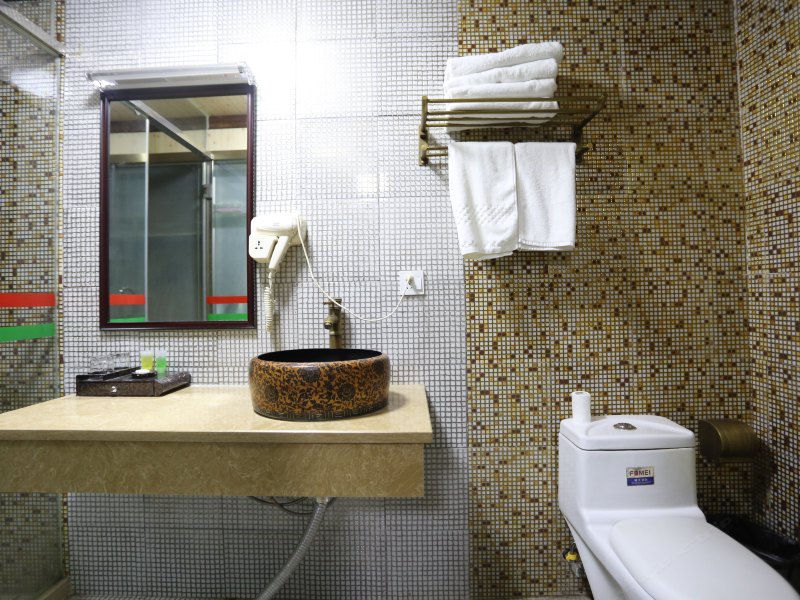hotelPic