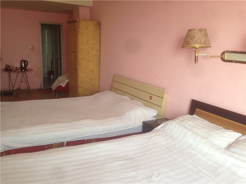 hotelPic