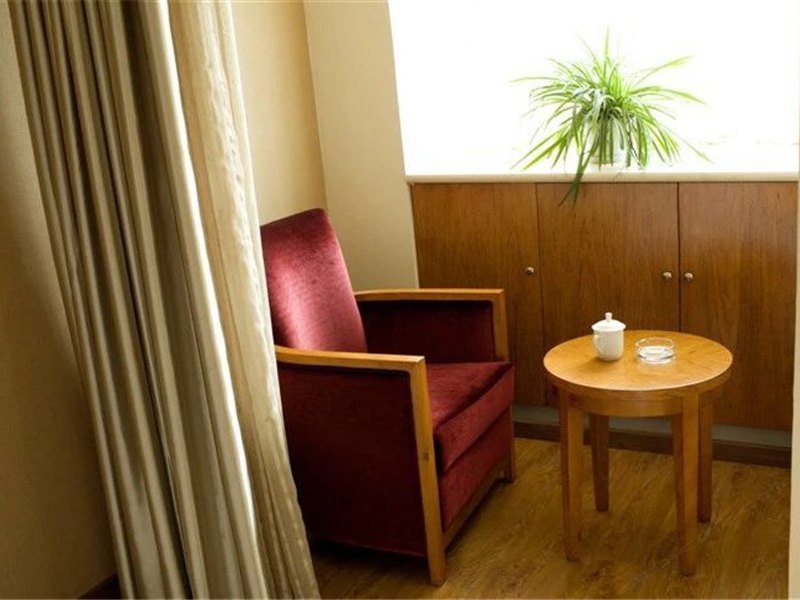 hotelPic