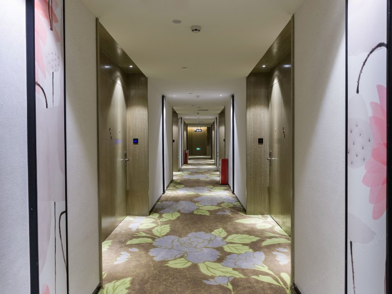 hotelPic