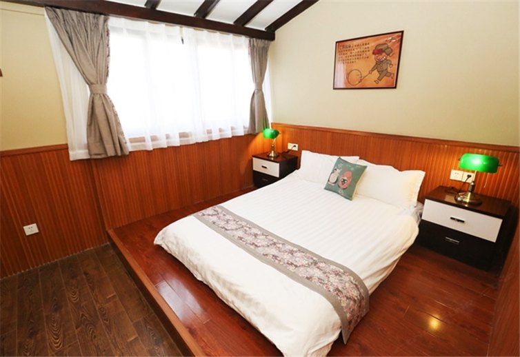 hotelPic
